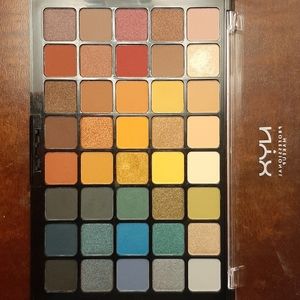NYX Swear By It Eyeshadow Palette